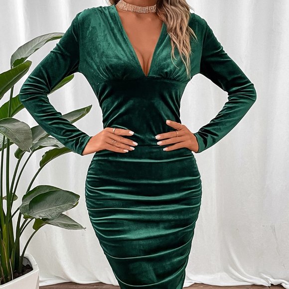 Brand New Ruched Plunging Neck Velvet Bodycon Dress Green - Picture 3 of 4
